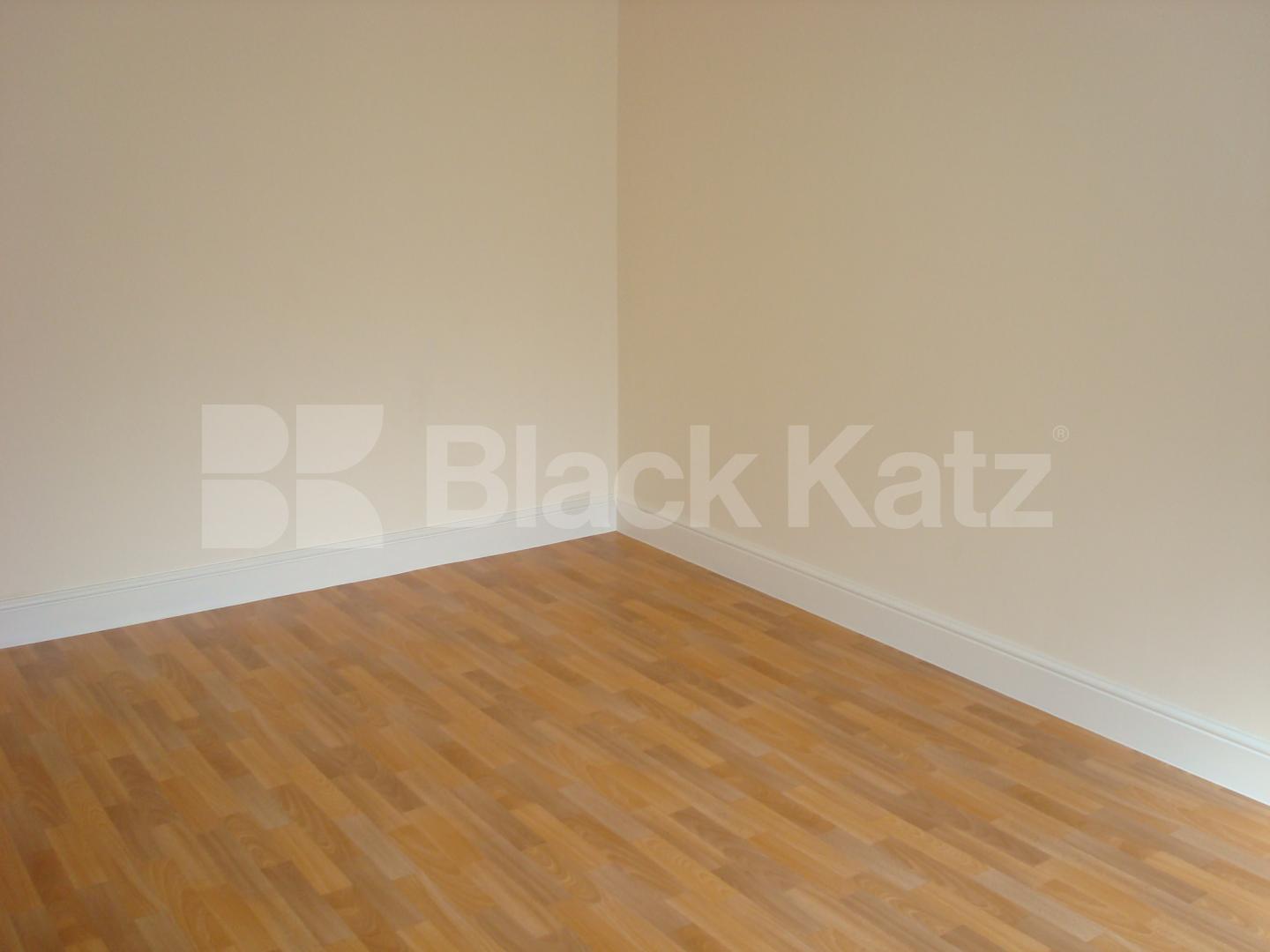 			NEW INSTRUCTION !, 1 Bedroom, 1 bath, 1 reception Flat			 Leverton Street, KENTISH TOWN